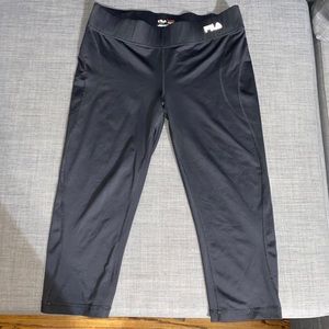 Cropped Fila Running Sport Leggings: Size Medium